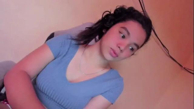 Image 2 of 0wwlo0k Stream on Chaturbate on 4 months ago