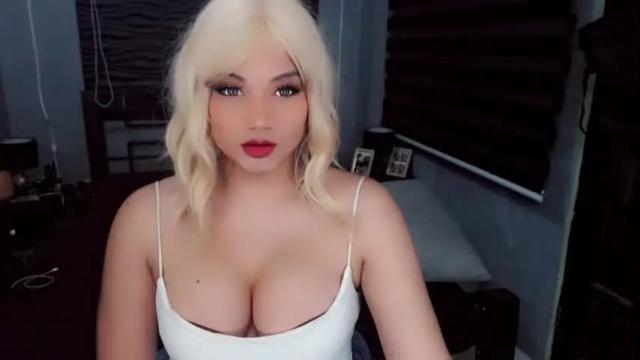 Thumbnail 3, 10inhugecockfrancine's Stream at Chaturbate, 16 months ago