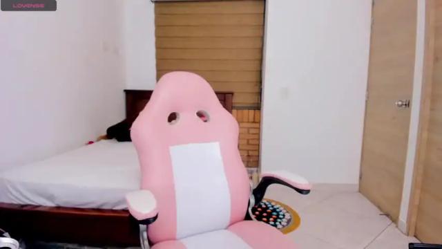 Image 8 of 18_hanna Stream on Chaturbate on 16 months ago