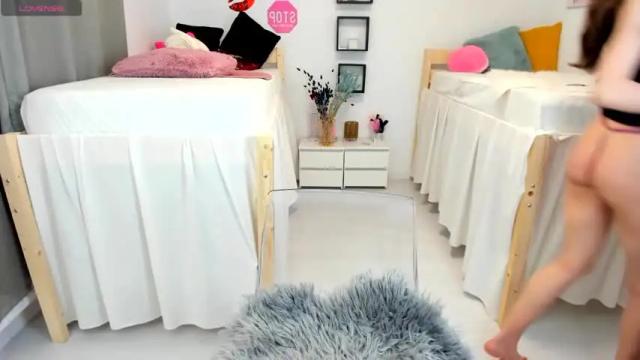 Image 3 of 18perfecttits Stream on Chaturbate on 13 months ago