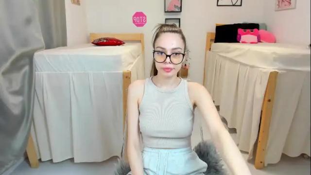 Image 4 of 18perfecttits Stream on Chaturbate on 18 days ago
