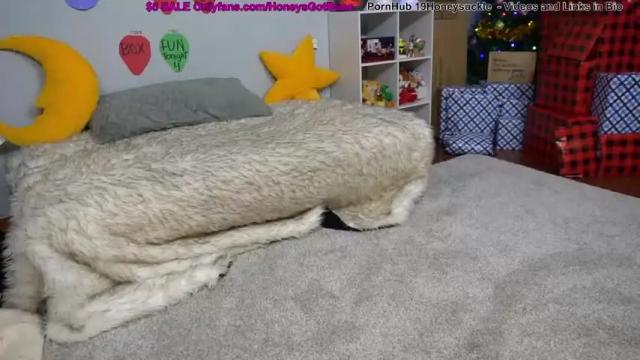 Image 10 of 19honeysuckle Stream on Chaturbate on 17 months ago