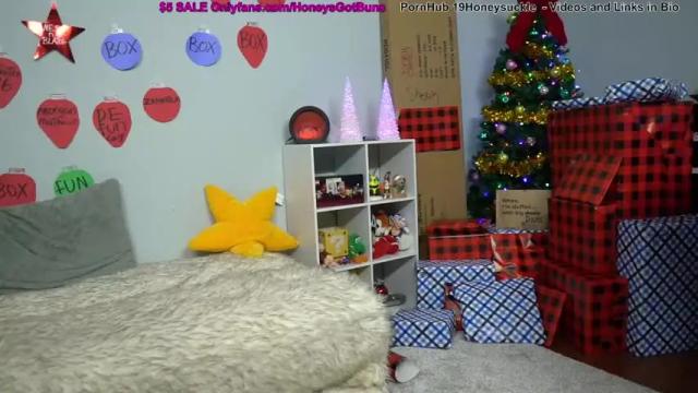 Image 7 of 19honeysuckle Stream on Chaturbate on 17 months ago