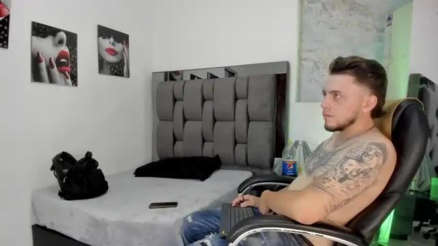 Image 4 of 1_scarlettjhonson Stream on Chaturbate on 15 months ago