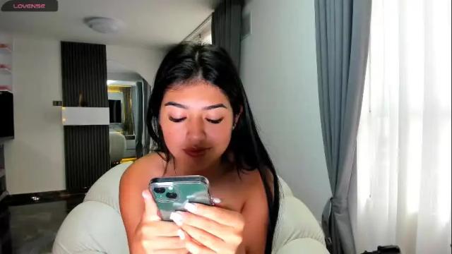 Image 4 of 1bonnie Stream on Chaturbate on 9 months ago