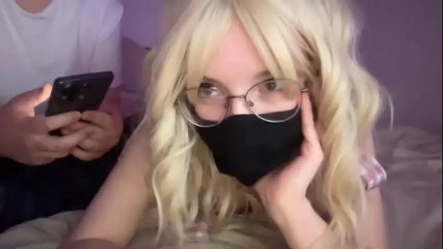 Image 2 of 1just_turned_18 Stream on Chaturbate on 12 months ago