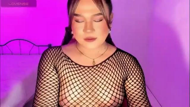Image 10 of 1lovelymess Stream on Chaturbate on 2 months ago