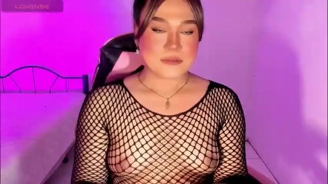 Image 11 of 1lovelymess Stream on Chaturbate on 2 months ago