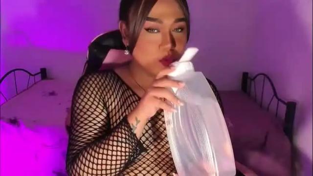 Image 10 of 1lovelymess Stream on Chaturbate on 1 day ago