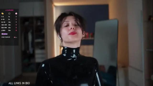 Image 4 of 1mari_01 Stream on Chaturbate on 8 days ago