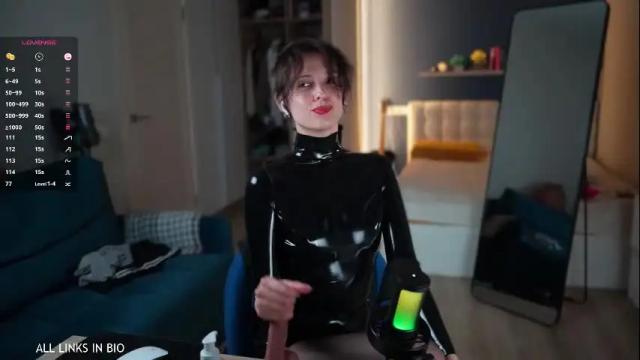 Image 6 of 1mari_01 Stream on Chaturbate on 8 days ago