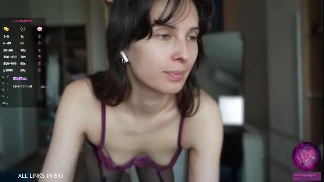 Image 2 of 1mari_01 Stream on Chaturbate on 1 month ago