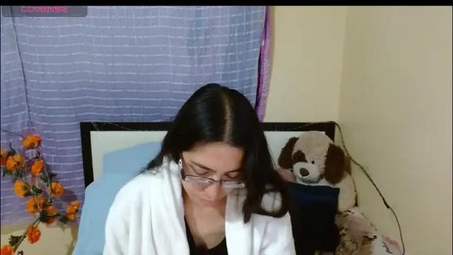 Image 2 of 1sasha_grey__1 Stream on Chaturbate on 1 month ago