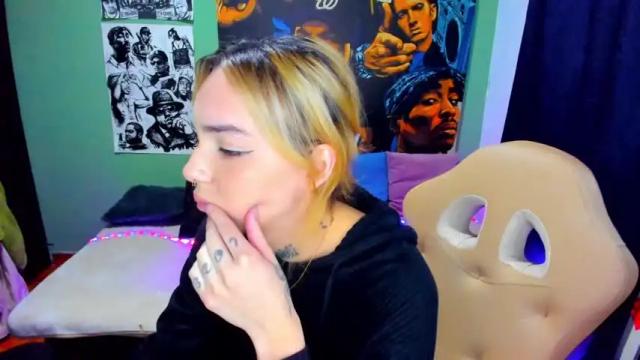 Thumbnail 1, 24dakota24's Stream at Chaturbate, 16 months ago