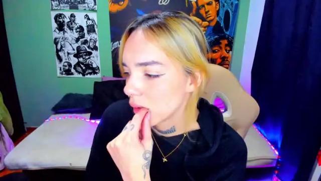 Image 11 of 24dakota24 Stream on Chaturbate on 16 months ago