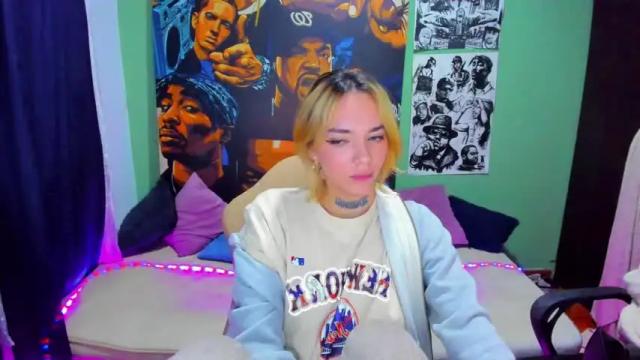 Image 8 of 24dakota24 Stream on Chaturbate on 15 months ago