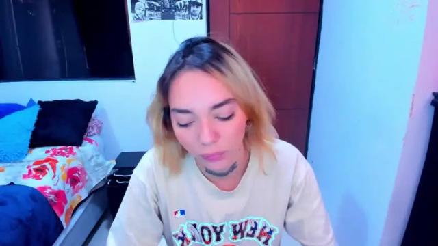 Image 11 of 24dakota24 Stream on Chaturbate on 13 months ago