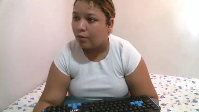 Image 4 of 2funnysistas Stream on Chaturbate on 20 months ago