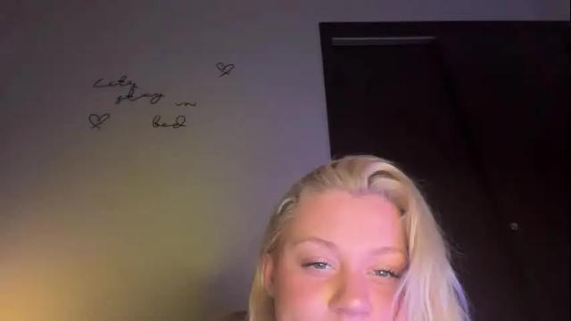 Thumbnail 1, 2prettylittlething2's Stream at Chaturbate, 16 months ago