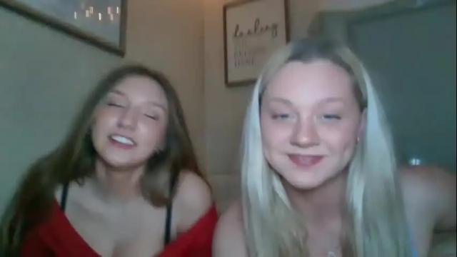 Image 8 of 2prettylittlething2 Stream on Chaturbate on 14 months ago