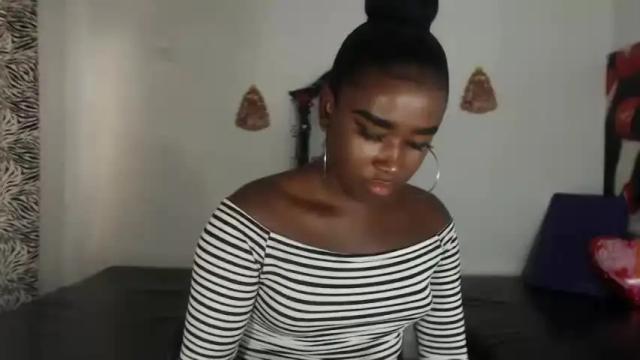 Image 8 of 2zahiarasex Stream on Chaturbate on 23 months ago