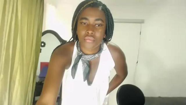 Image 3 of 2zahiarasex Stream on Chaturbate on 15 months ago