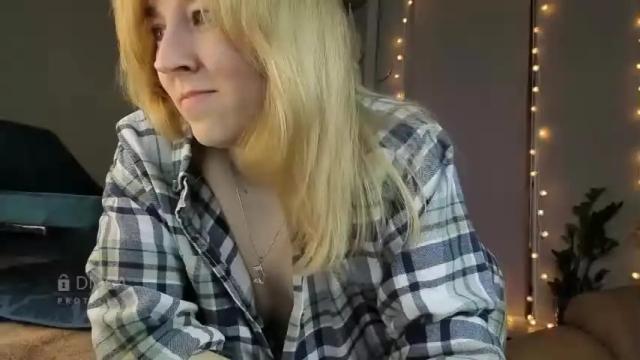 Image 12 of 5_in_one Stream on Chaturbate on 14 months ago