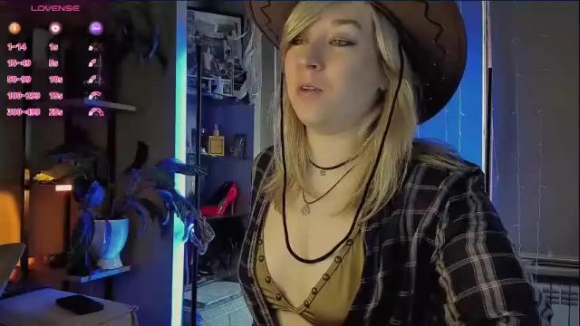 Image 8 of 5_in_one Stream on Chaturbate on 1 month ago