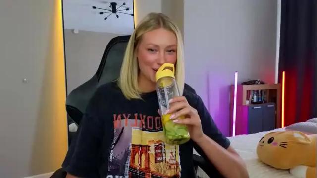 Image 10 of 88_nura Stream on Chaturbate on 17 days ago