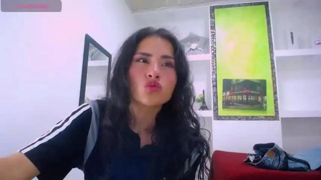 Image 2 of _alessia_21 Stream on Chaturbate on 21 months ago