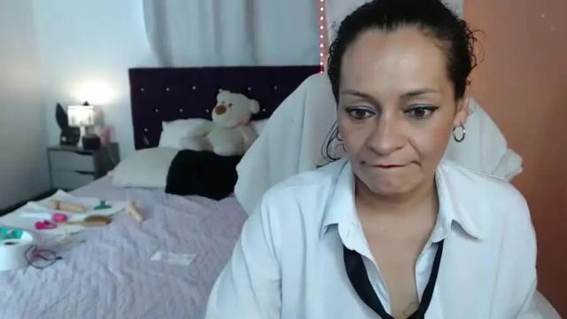 Image 7 of _alexandrajones Stream on Chaturbate on 12 months ago
