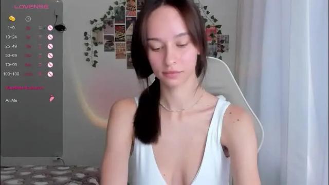 Image 2 of _alissaa_ Stream on Chaturbate on 2 months ago