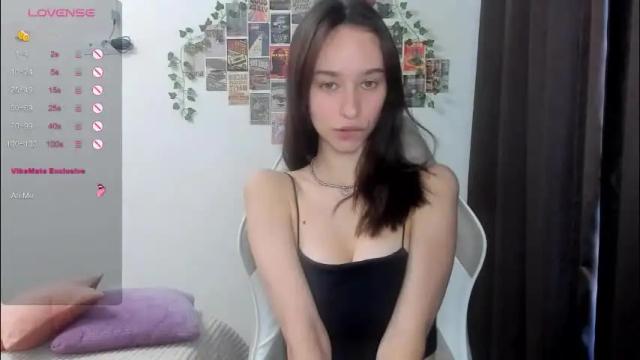 Image 3 of _alissaa_ Stream on Chaturbate on 1 month ago