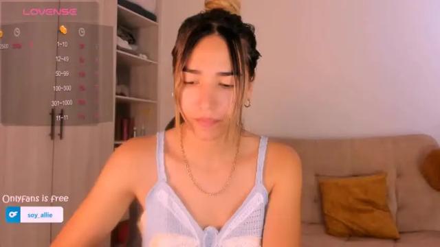 Thumbnail 1, _alliex_'s Stream at Chaturbate, 13 months ago