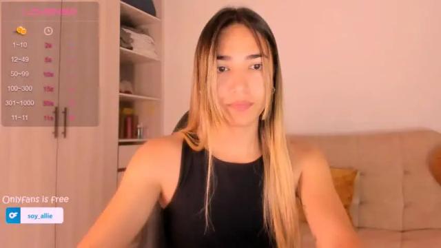Image 2 of _alliex_ Stream on Chaturbate on 13 months ago