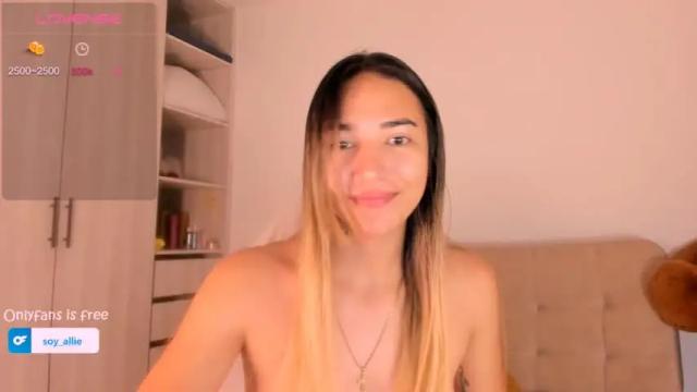 Image 2 of _alliex_ Stream on Chaturbate on 12 months ago