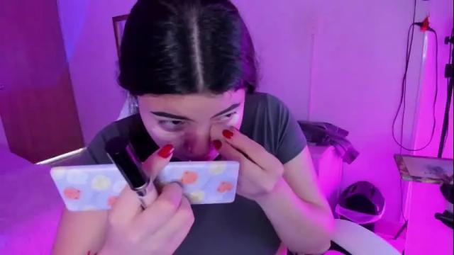 Image 2 of _alukah_19 Stream on Chaturbate on 7 months ago