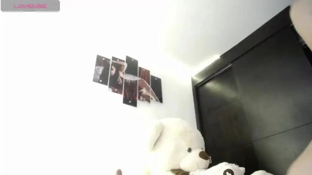 Image 12 of _andrea_gomez1 Stream on Chaturbate on 14 months ago