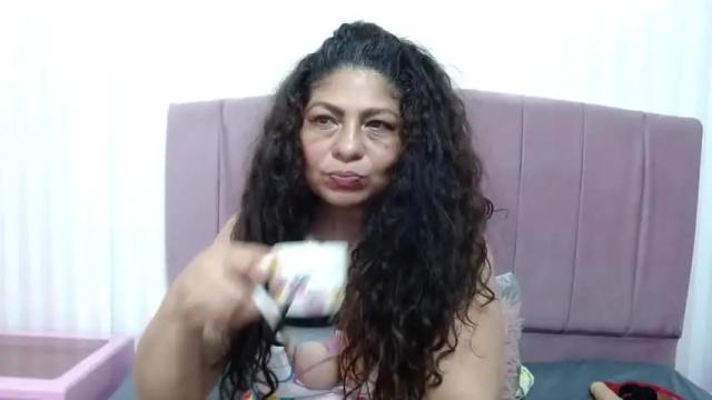 Image 3 of _aranzaa Stream on Chaturbate on 13 months ago
