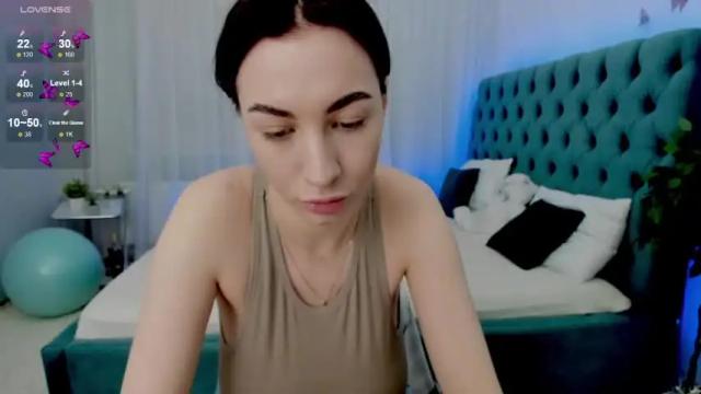 Image 2 of _ariaa_ Stream on Chaturbate on 14 months ago