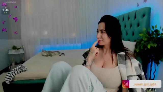 Image 11 of _ariaa_ Stream on Chaturbate on 12 months ago
