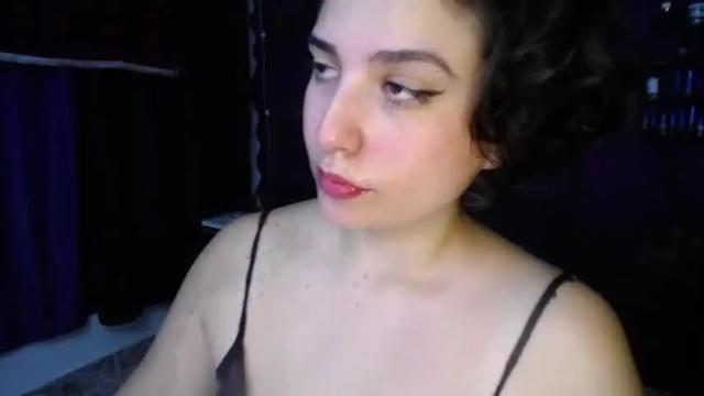Image 2 of _atenea_golden Stream on Chaturbate on 15 months ago