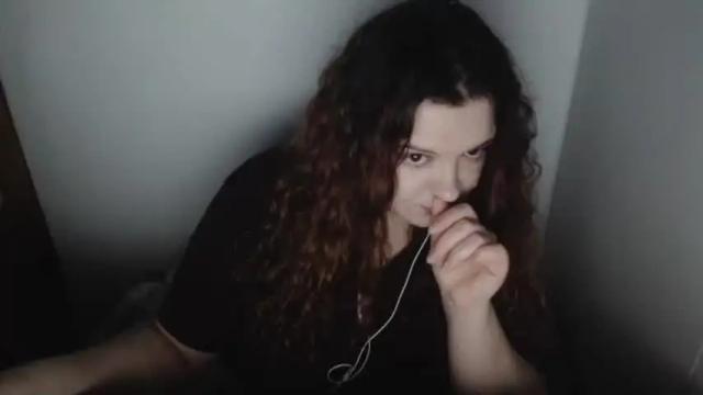 Image 2 of _bella_28 Stream on Chaturbate on 19 months ago
