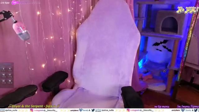 Image 2 of _biscuitty Stream on Chaturbate on 13 months ago
