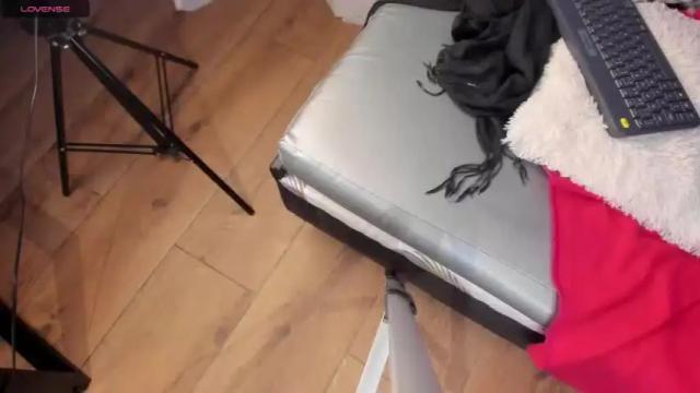 Thumbnail 1, _bloody_raven_'s Stream at Chaturbate, 17 months ago