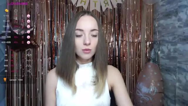 Image 10 of _c_a_r_o_l_e_e_n_a_ Stream on Chaturbate on 19 months ago