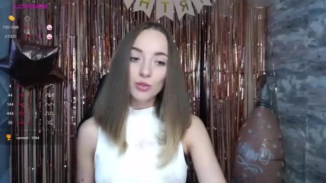 Image 11 of _c_a_r_o_l_e_e_n_a_ Stream on Chaturbate on 19 months ago