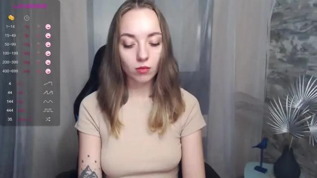 Image 3 of _c_a_r_o_l_e_e_n_a_ Stream on Chaturbate on 19 months ago