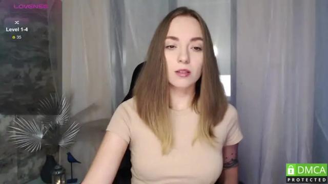 Thumbnail 1, _c_a_r_o_l_e_e_n_a_'s Stream at Chaturbate, 19 months ago
