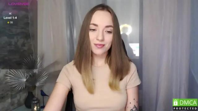Image 6 of _c_a_r_o_l_e_e_n_a_ Stream on Chaturbate on 19 months ago